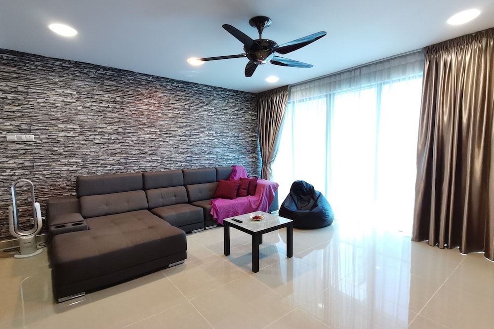 Amerin Residence Mall Apartments
