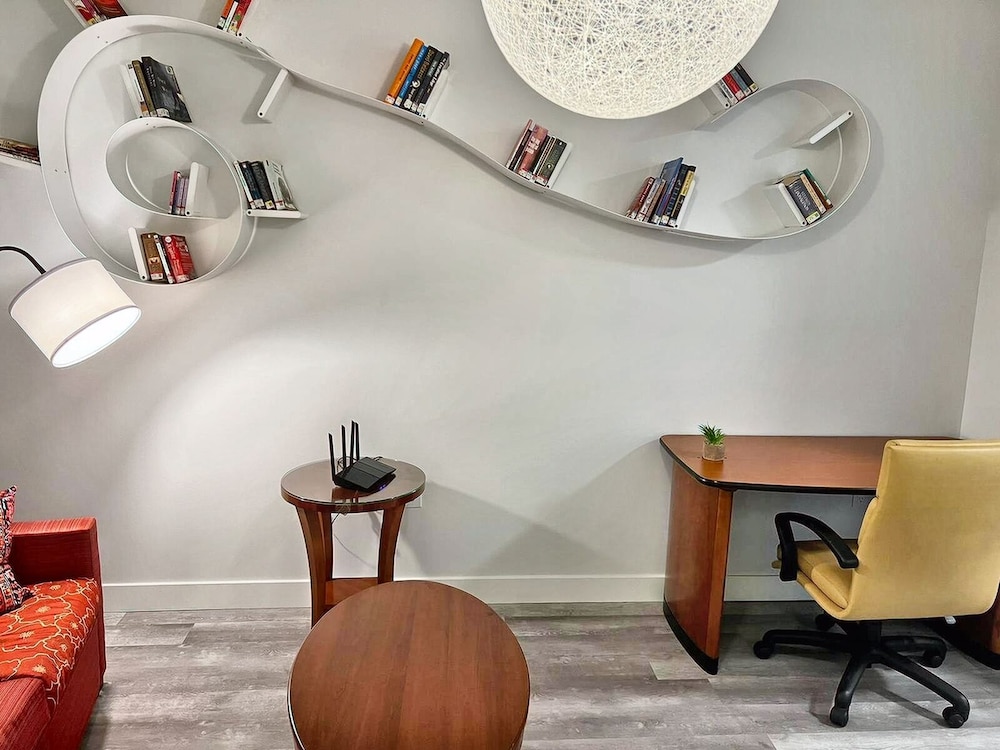 Melrose Rooftop Boutique Residences