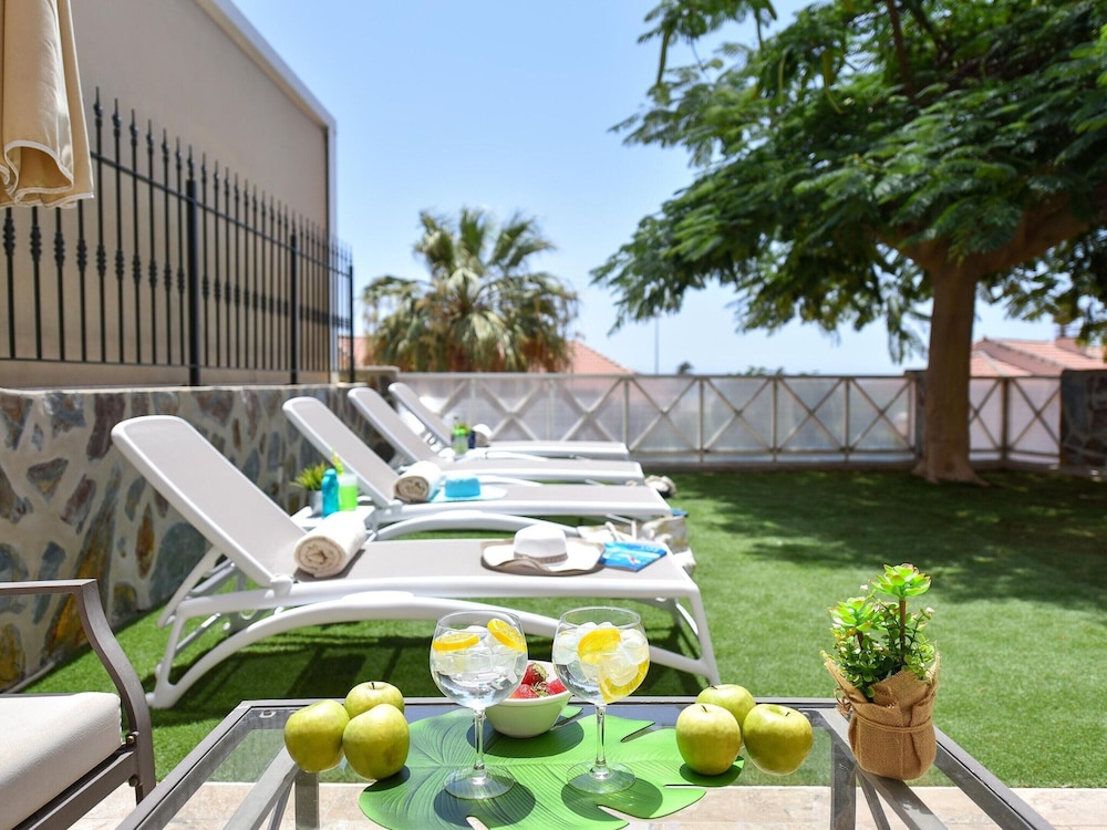 Belvilla by OYO Chalet Santa Ana 15