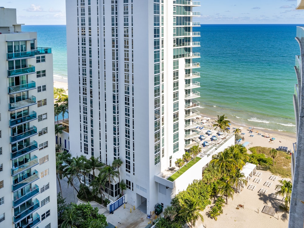 Hotel Beachfront Condos at HR by Cielo Stays - Image 1