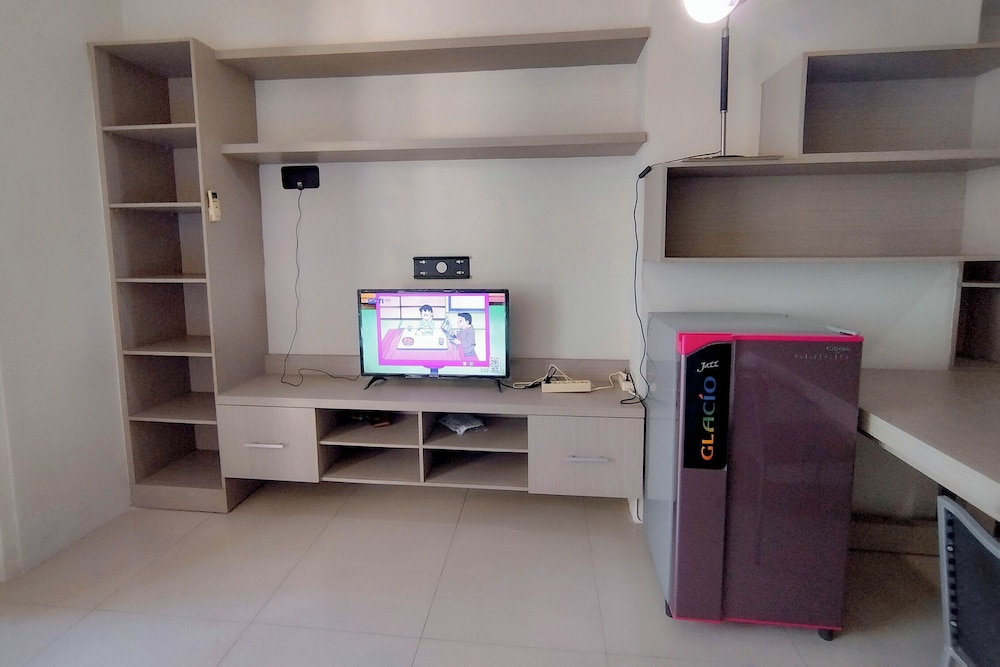 Modern Cozy Studio at The Square Surabaya Apartment
