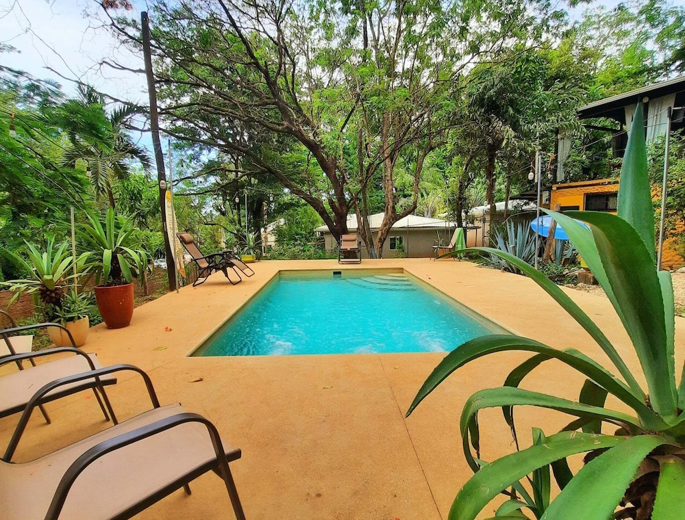 Casa Pura Vida Surf Hostel