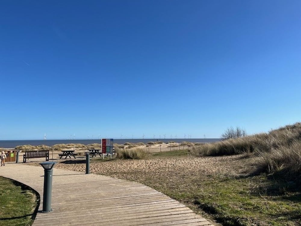 3-bed Seaside Holiday Home -pet Friendly & Parking