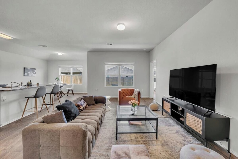 @ Marbella Lane - Polished 3BR Home in Austin TX