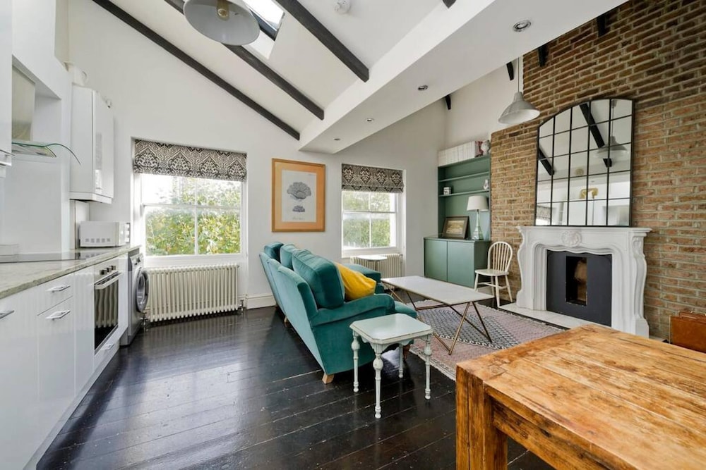 1 Bed Bohemian Loft Style Apt