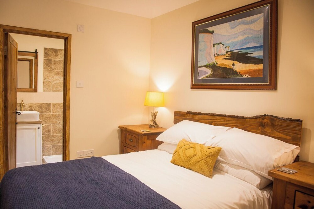 Hayne Barn Estate - Private Estate : 6 Eco Lodges - 1 Studio