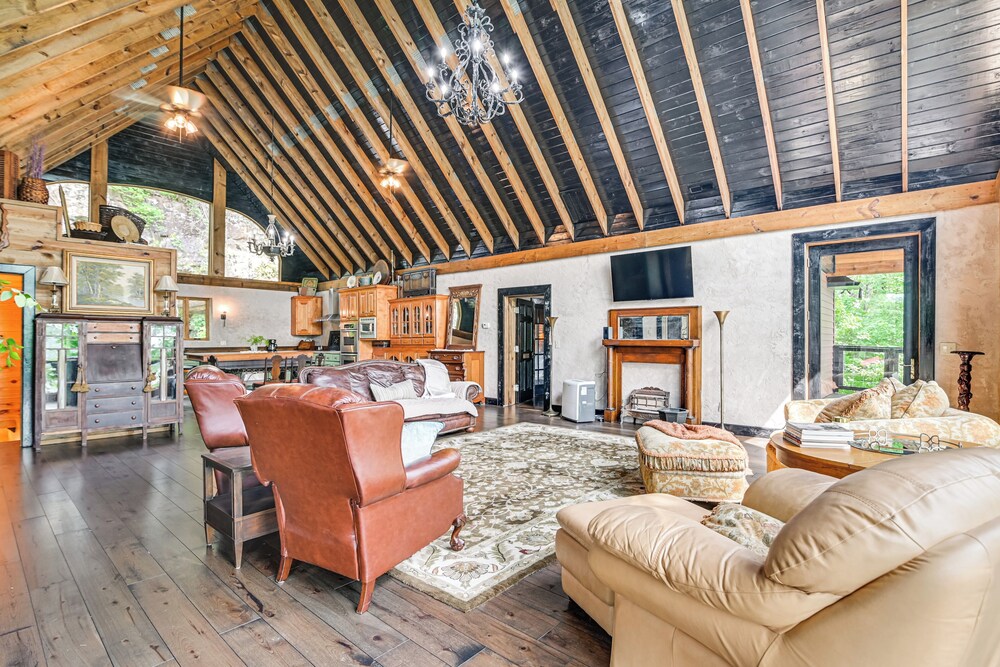 Upscale Getaway on Smith Lake w/ Boat Dock