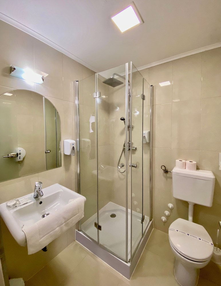 OPERA16 Guestrooms