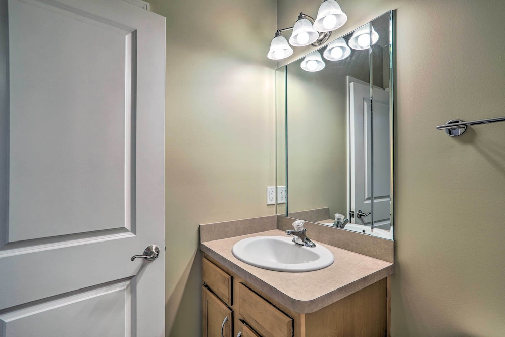 ~ 2 Mi to Downtown - Cozy Cleveland Unit, photo 22