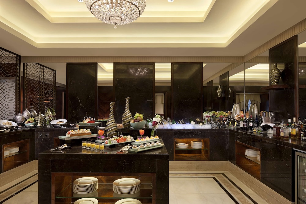 Fairmont Peace Hotel on the Bund 65