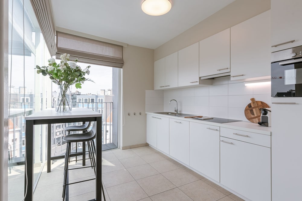 Huswell - Cozy Seaside Apartment With Terrace