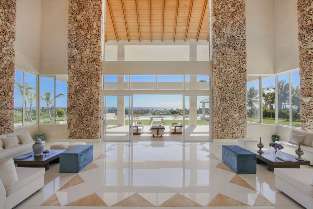 Stunning 6BR Villa With Ocean View in Cap Cana