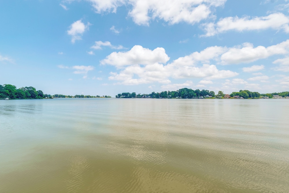 Pets Welcome: Riverfront Getaway in Colonial Beach