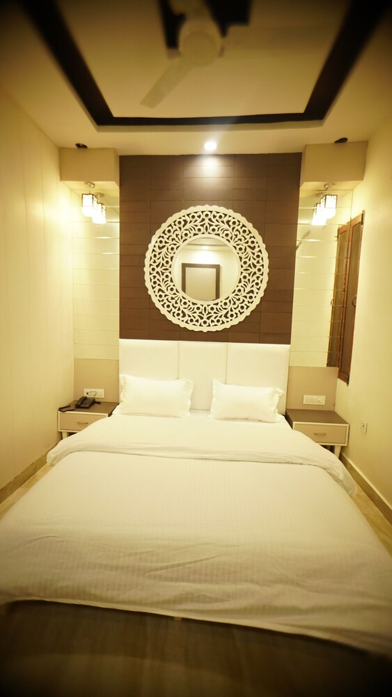 HOTEL SOLUXE