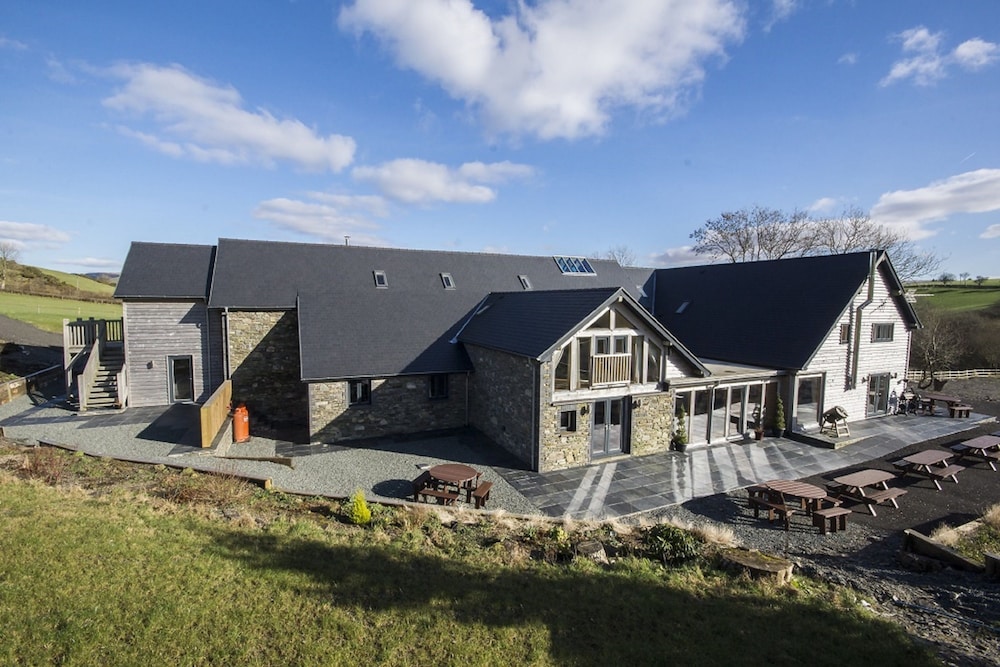 Hotel Tynrhyd Retreat - Image 1