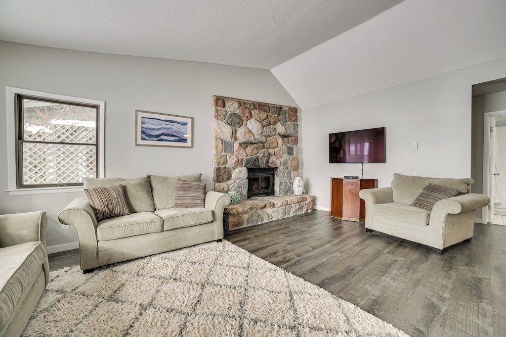 Dock & Views: Lake Mitchell Home in Cadillac!
