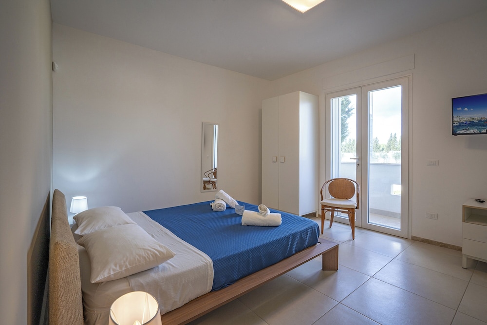 Villa Torricella Pool and Sunny Garden