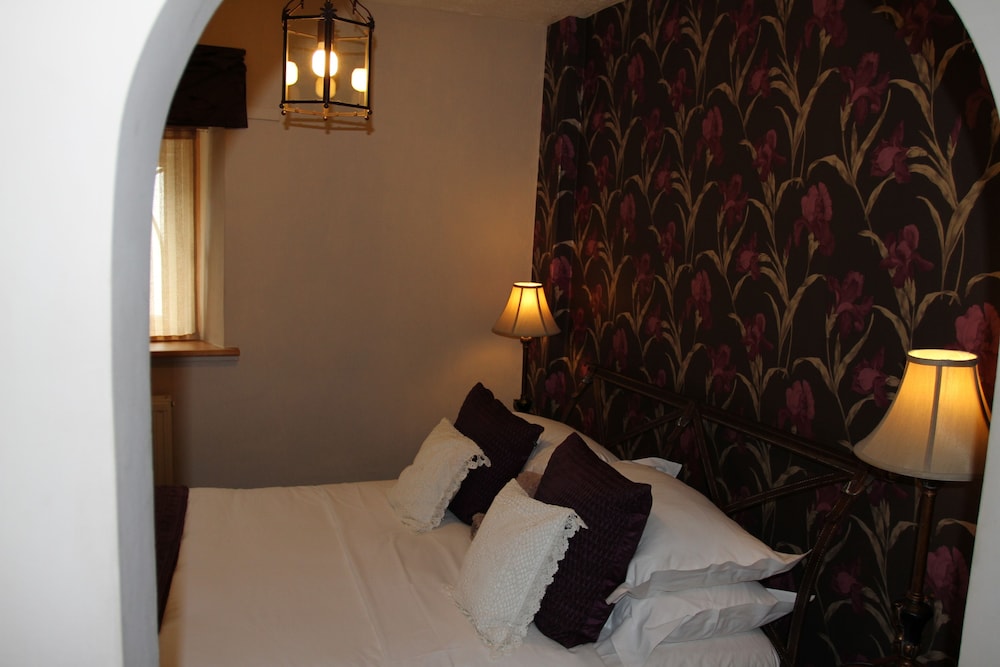 Salty Monk Hotel