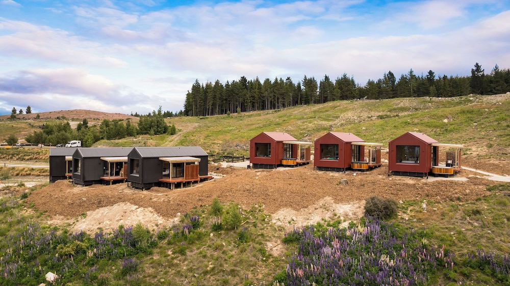 The Huts at Lakes Edge