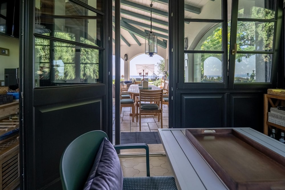 Charming Green and Blue Villa by Wonderful Italy