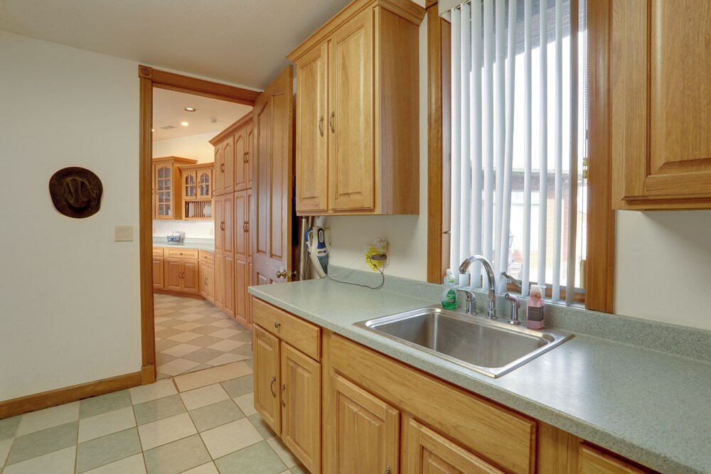 366 Shared Acres, Lake Access: Ozark Getaway!