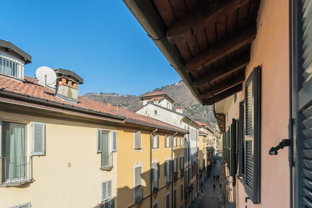 Domus in Como by Rent all Como