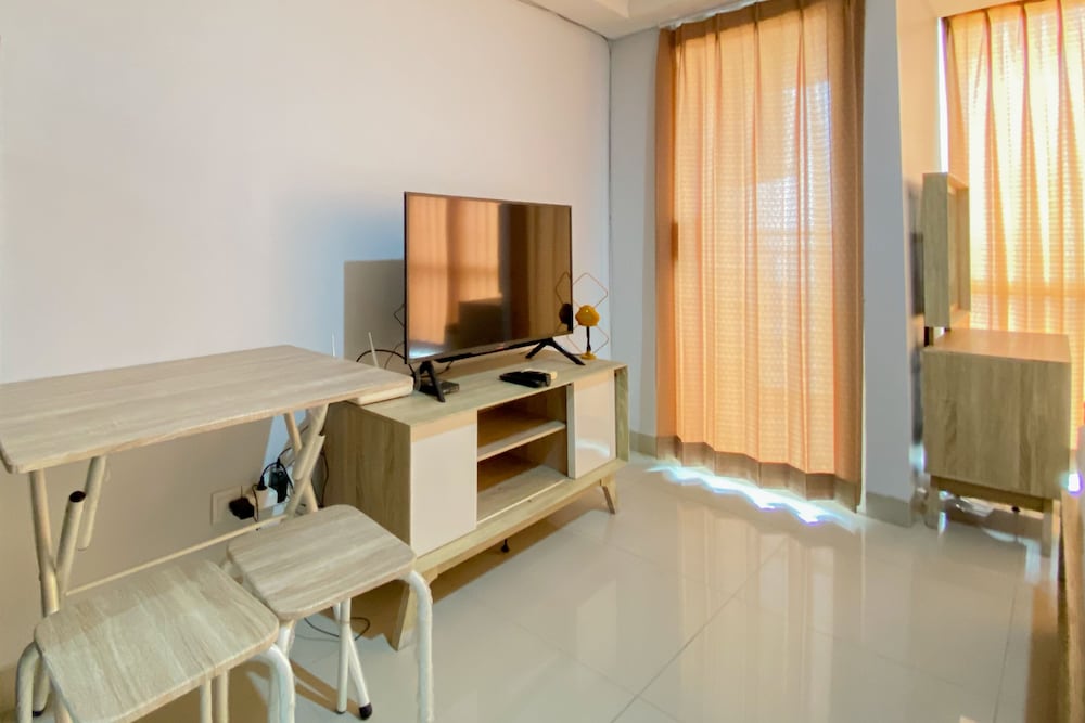 Modern Look Studio Apartment At H Residence view 3