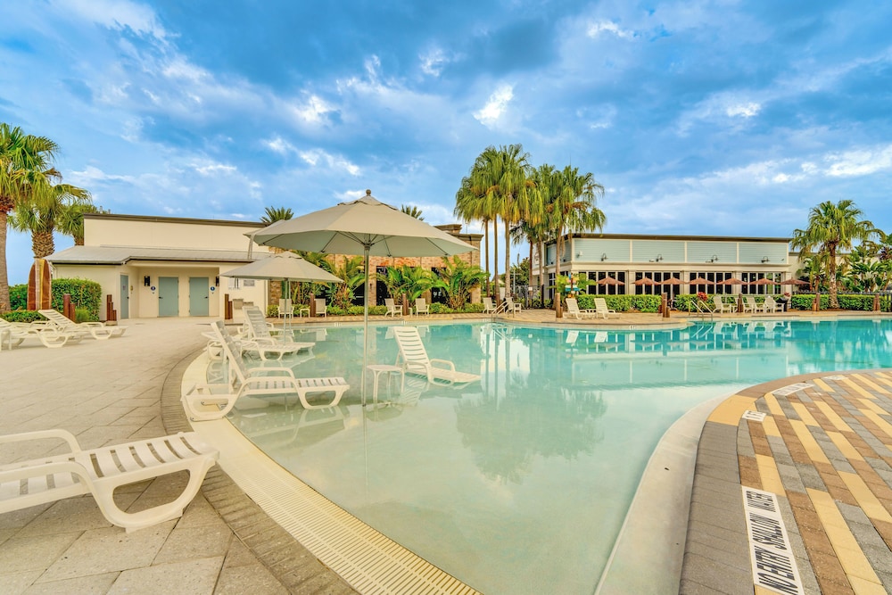 Disney Area Hub: Heated Pool & Resort-style Perks