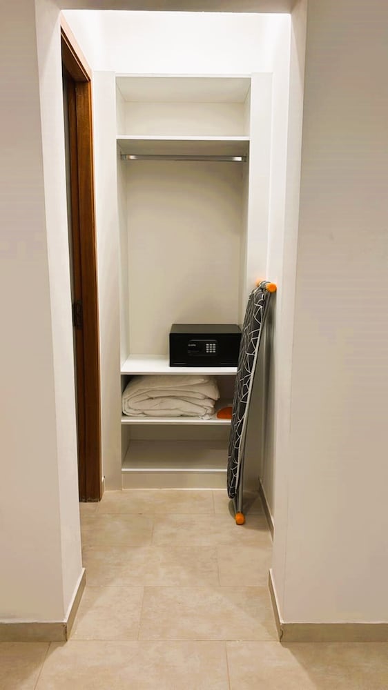 Joli Beach House - Spacious Second Floor T0 Suite