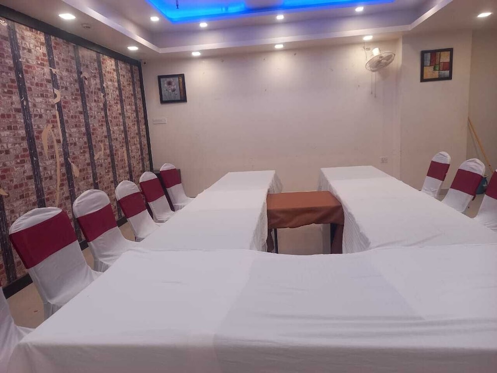 Hotel Max INN