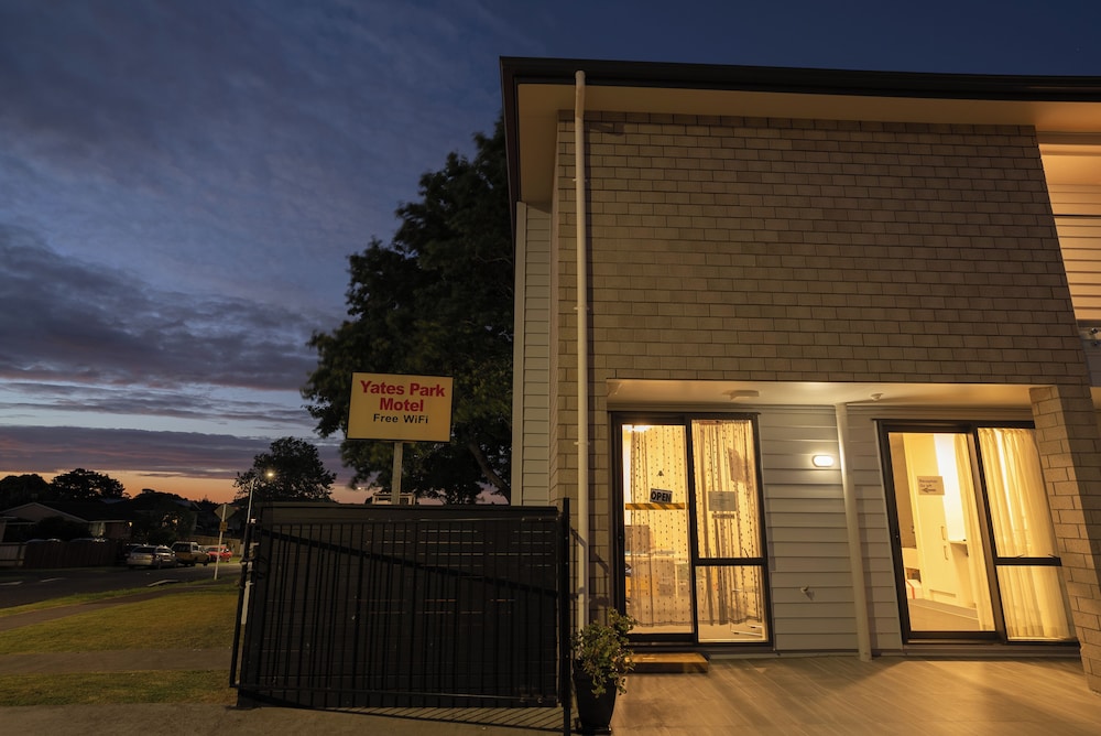 Yates Park Motel