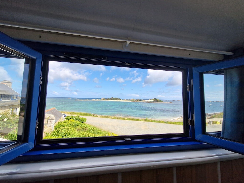 Breton Holiday Home With Fantastic sea View view 5