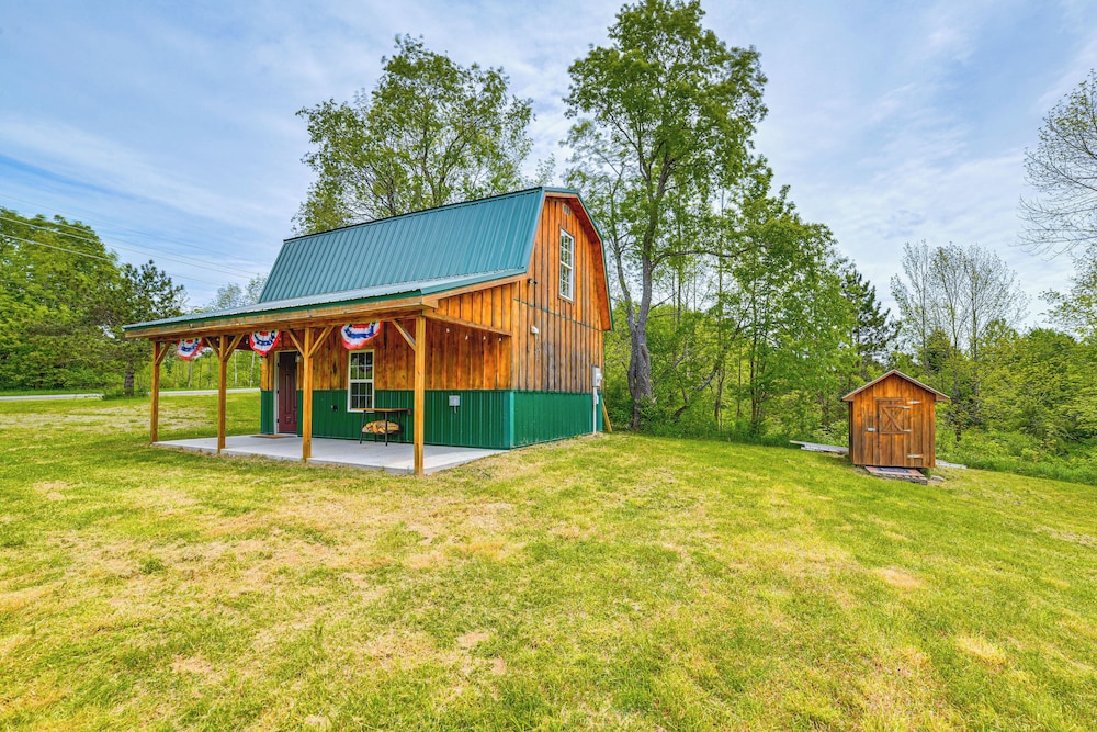 Escape to Nature: Secluded Mcdonough Cabin!