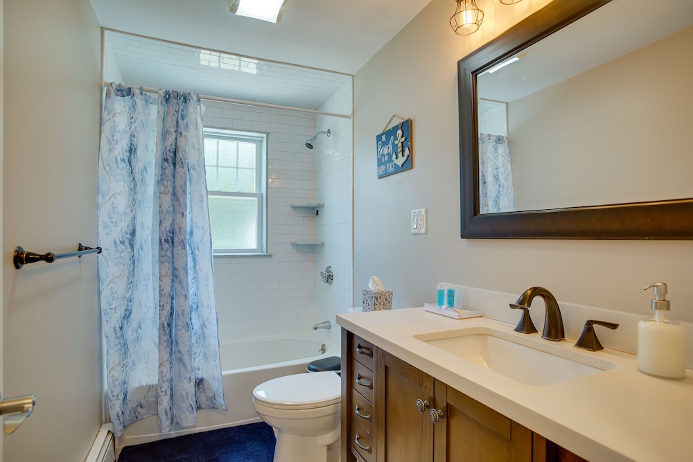 Newly Renovated Dennis Port Home: Close to Beaches