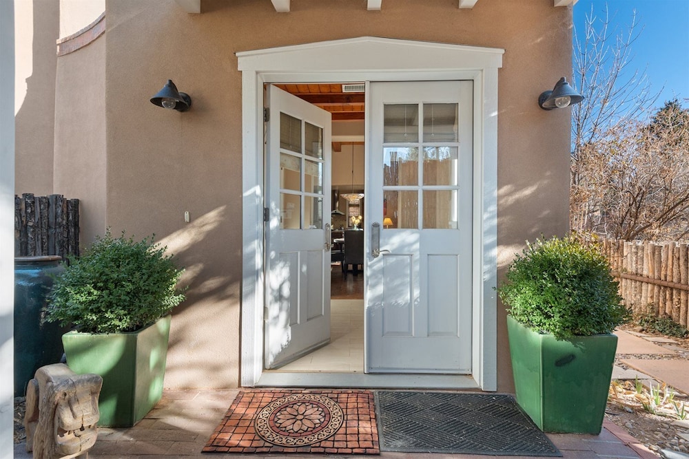Casa Sage - Unbeatable Location, Stunning Interior view 4