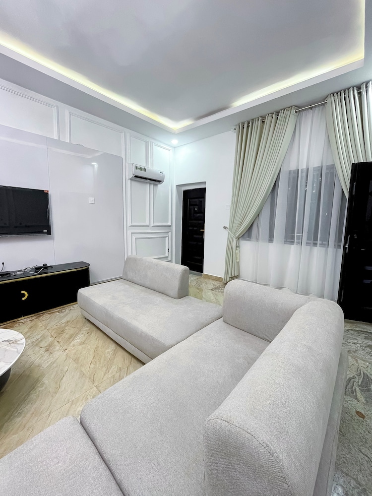 The12 by Naji Resort