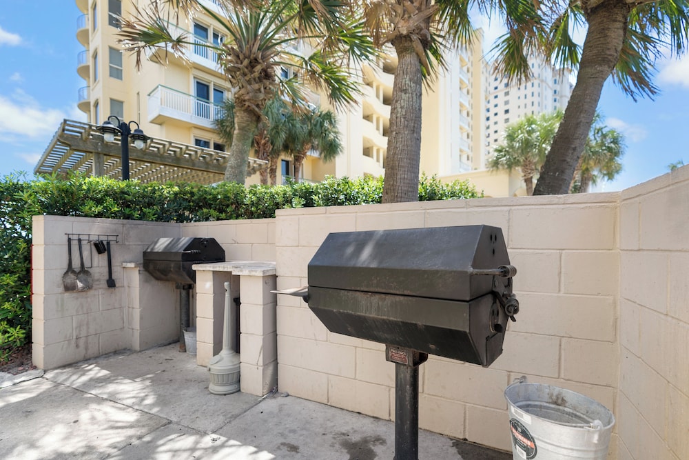 Beach Colony W7C - Covered Parking Included