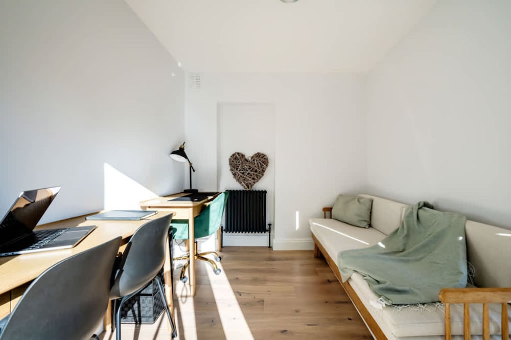 The Blooming Minimalist- by Out of Office Lifestyle