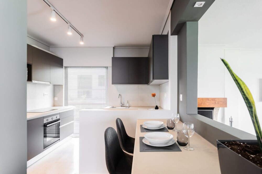 Spacious and Sunlit Seaside Flat