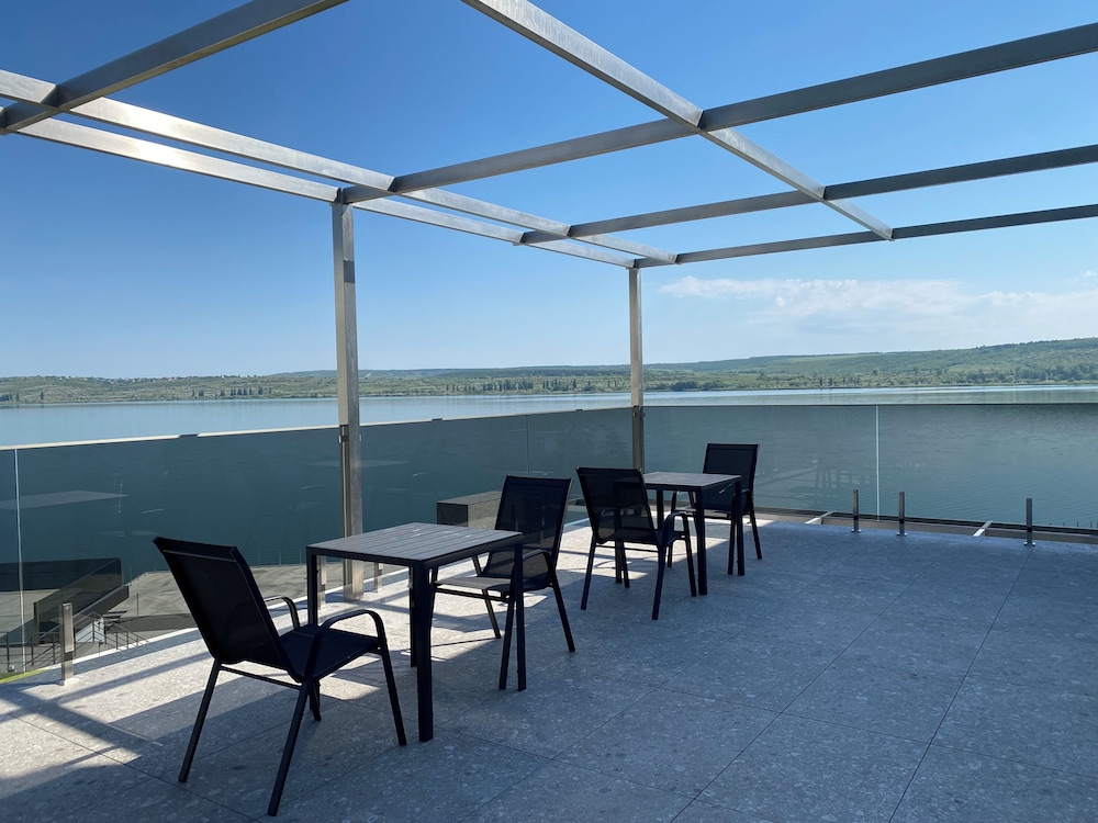Plein Air Residence & Resort