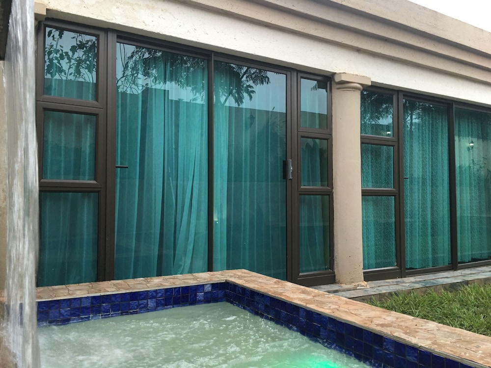Valley View Lodge
