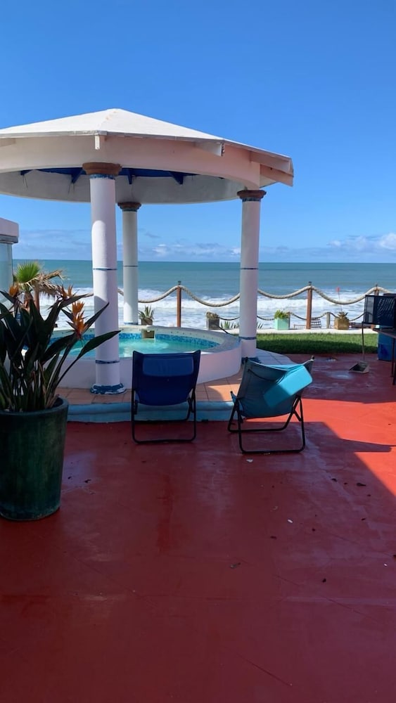Casa Playa Baja