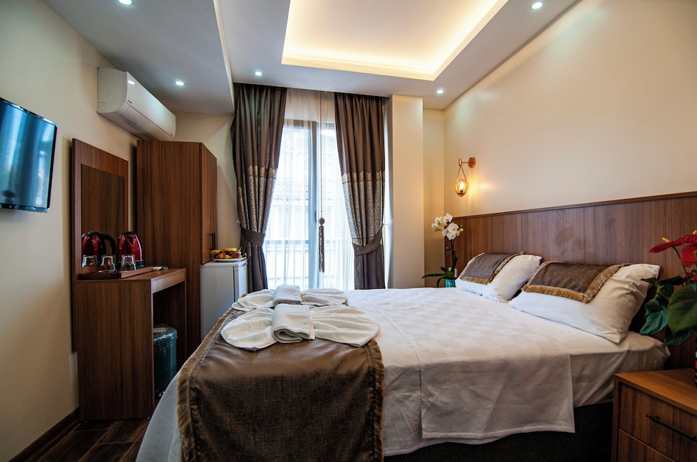 By Historial Hotel - Image 59