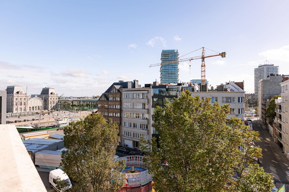 Huswell - New Penthouse With City Harbour Views