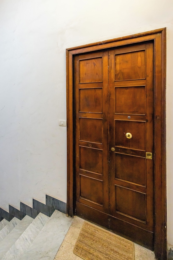 Cavour Art and Museum Flat by Napoliapartments