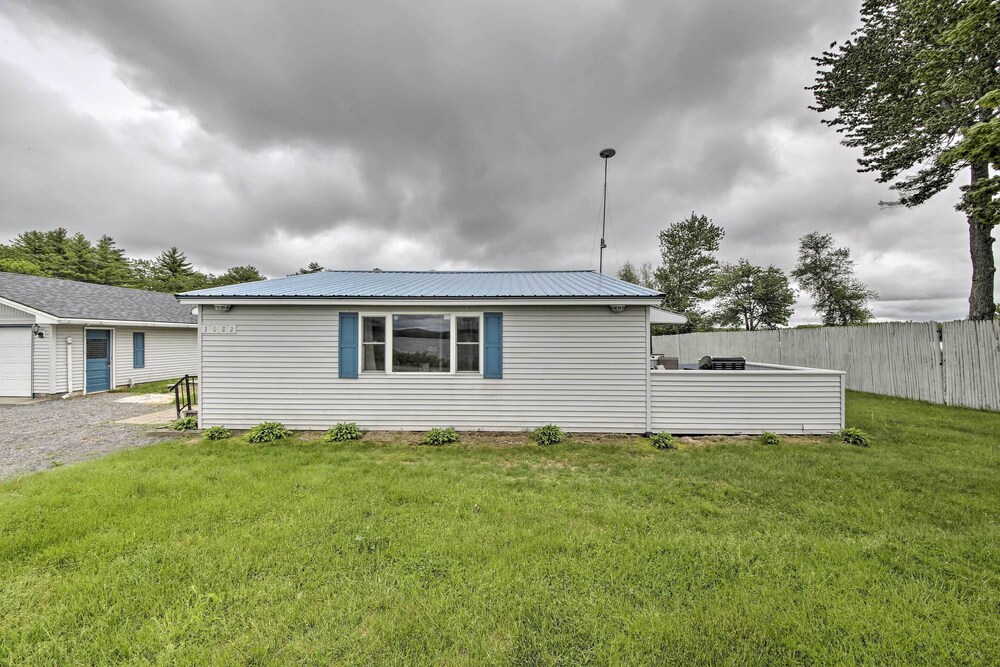 Pet-friendly Togus Pond Home: Kayak & Canoe! view 5