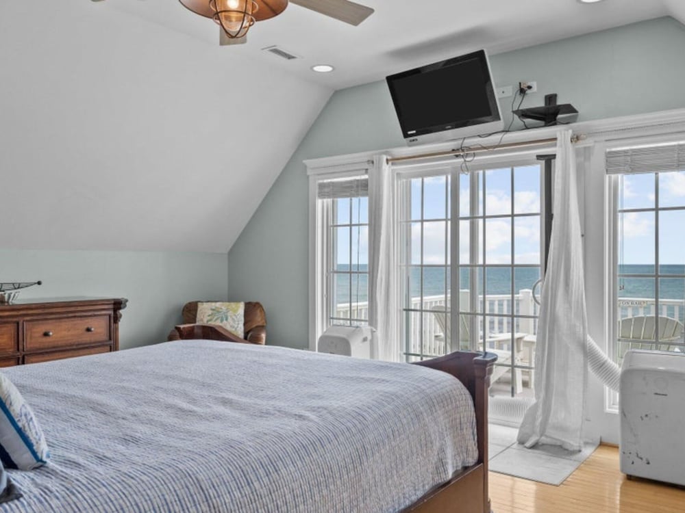 Ocean's Edge by Topsail Realty