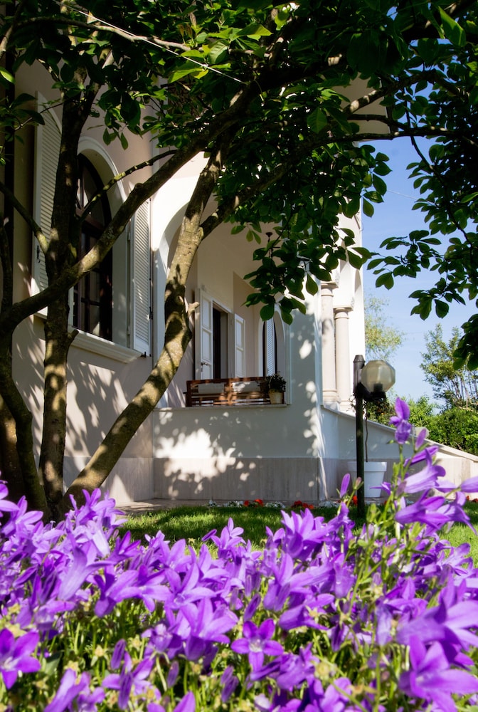 La Coralia Bed & Breakfast