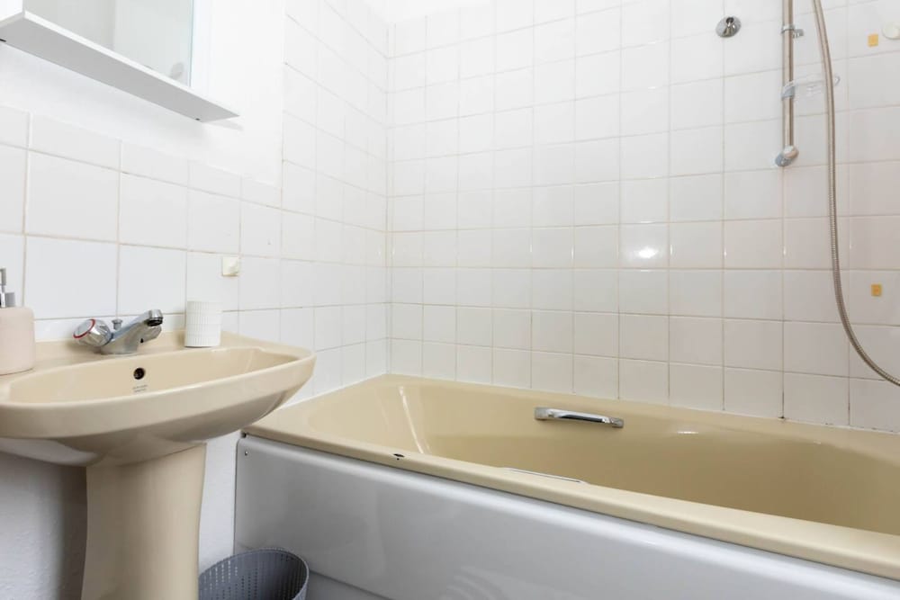 Peaceful and Light 1 Bedroom Flat in Kilburn