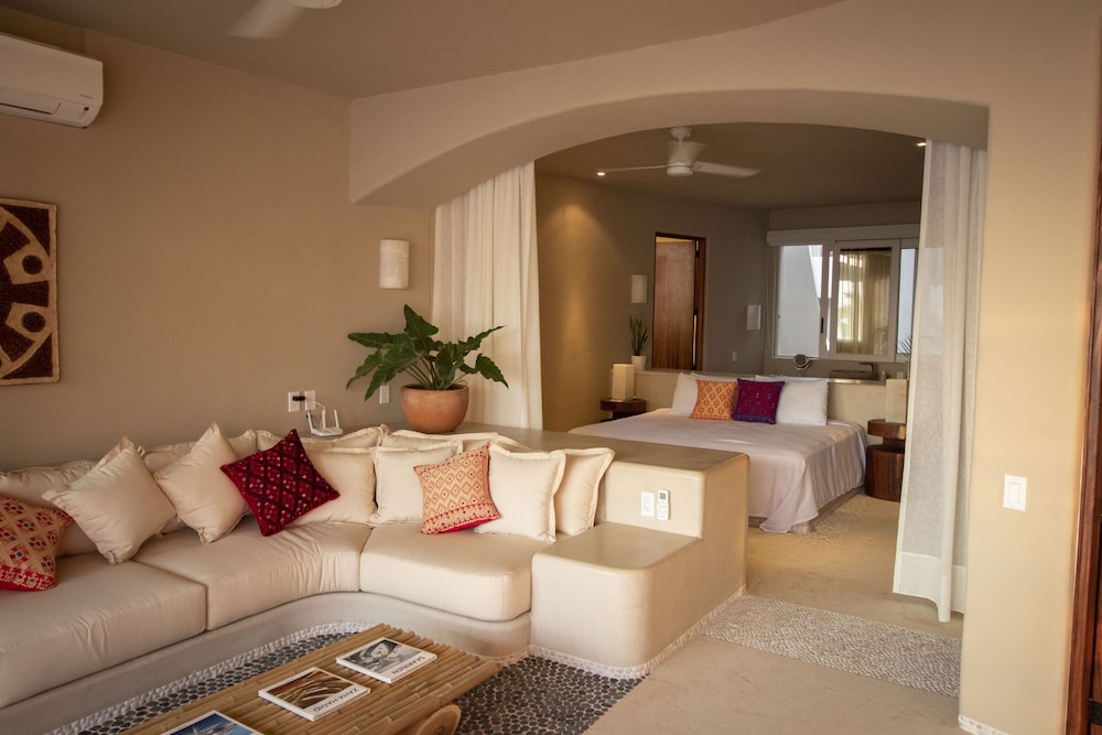 Punta Majahua Condos